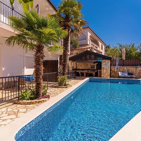 Cozy Apartment In Krk With Kitchen كرك المظهر الخارجي الصورة
