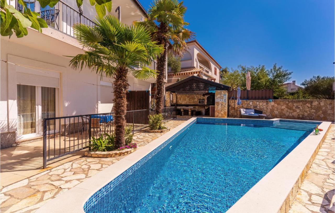 Cozy Apartment In Krk With Kitchen كرك المظهر الخارجي الصورة