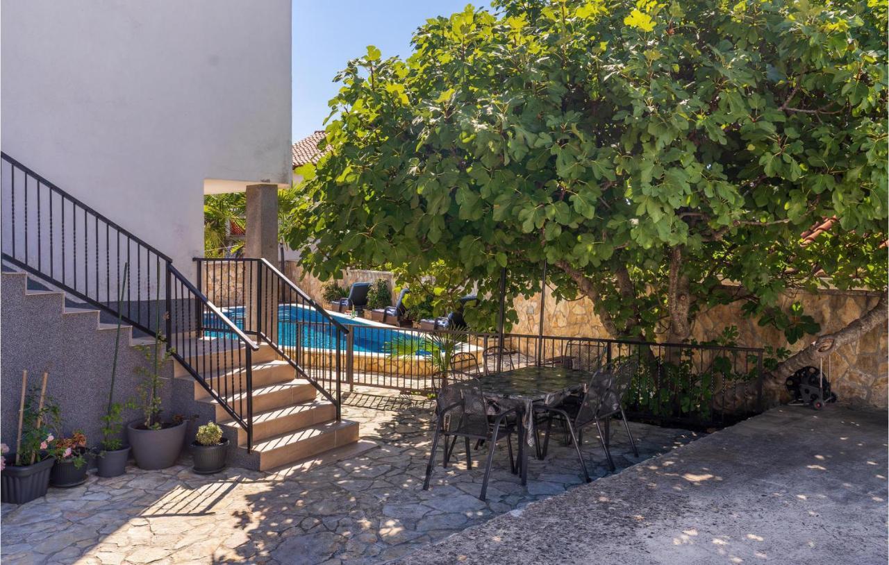 Cozy Apartment In Krk With Kitchen كرك المظهر الخارجي الصورة